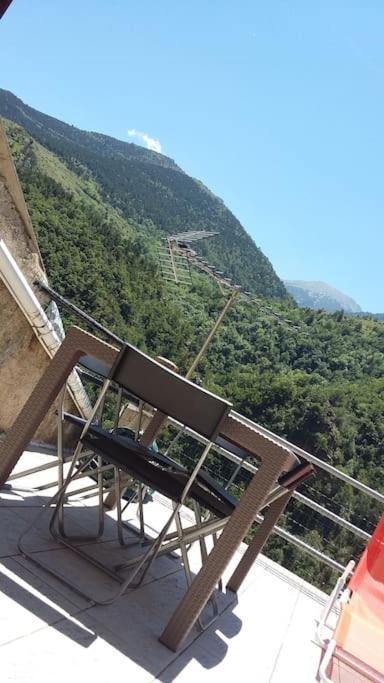 Paisible Maison Dans Les Pyrenees Fontpédrouse Exterior foto